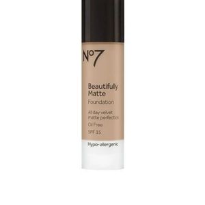 No7 LATTE Beautifully Matte Foundation EXP 9/2022